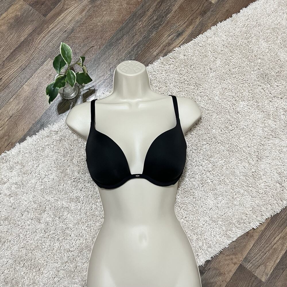 Victoria's Secret 34D Black Adjustable Straps Push-Up Padded Underwire Bra